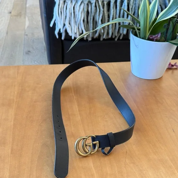 Gucci Black Belt with Gold GG Buckle - Picture 3 of 3